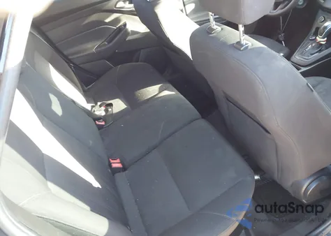 2016 Ford Focus Se z USA, uszkodzony, nr VIN 1FADP3K27GL306611